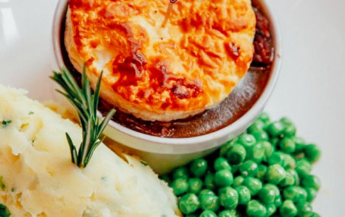 pub-meal-hens-wine-tours-mornington